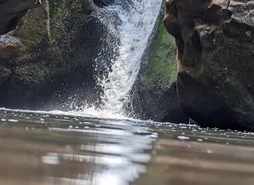 kenya/mount-kenya-region/landmark/mau-mau-cave