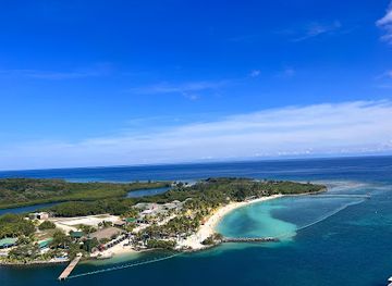 honduras/roatan/landmark/mahogany-beach