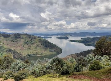 rwanda/volcanoes-national-park/landmark/lake-burera