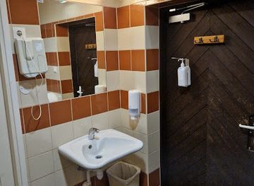 estonia/kärdla/landmark/avalik-kaimla