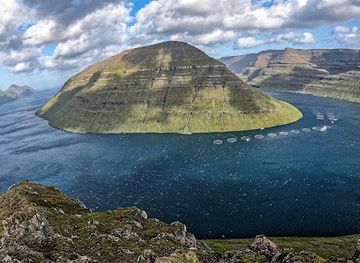 faroe-islands/vagur/landmark/klakkur