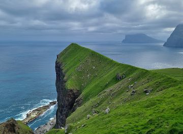 faroe-islands/streymoy-island/landmark/kallur-lighthouse