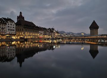 switzerland/lucerne/chapel-bridge/landmark/jesuitenplatz