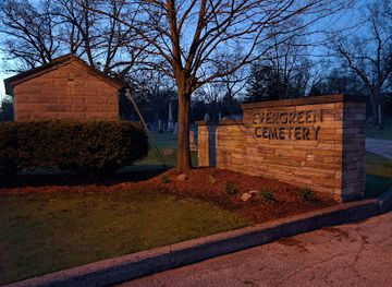 michigan/muskegon/landmark/evergreen-cemetery