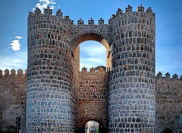 spain/avila/landmark/puerta-de-san-vicente