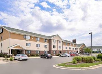 illinois/bolingbrook/landmark/quality-inn-bolingbrook-i-55