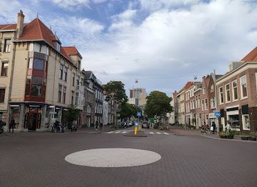 netherlands/the-hague/landmark/standbeeld-spinoza