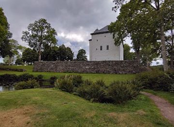 sweden/bohuslan/landmark/torpa-stenhus