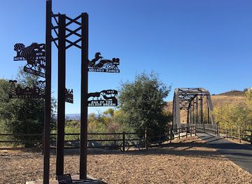 california/santa-clarita/landmark/iron-horse-trailhead