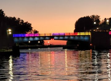 michigan/charlevoix/landmark/charlevoix-cycle-pub