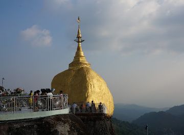 myanmar-burma/kyaiktiyo-pagoda/landmark/kyaiktiyo-monastery