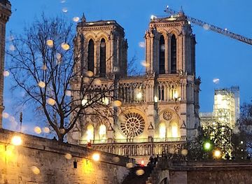 france/ile-de-france/landmark/st-michael-s-bridge