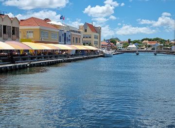 curacao/scharloo/landmark/drijvende-markt