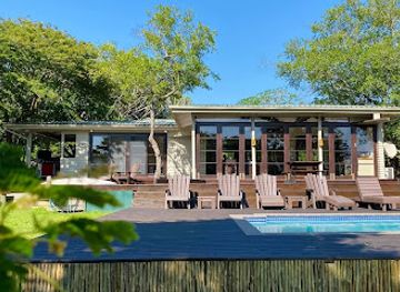 south-africa/hluhluwe-imfolozi-park/landmark/khangela-private-game-lodge