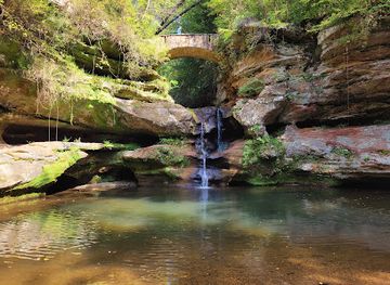 ohio/hocking-hills/landmark/hocking-hills-state-park-old-man-s-cave