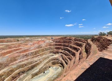 australia/far-west/landmark/fort-bourke-hill-lookout-peak-gold-mines