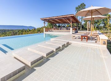 laos/champasak-province/landmark/sabaidee-valley-resort