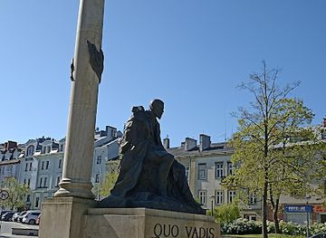 poland/kielce/landmark/henryk-sienkiewicz-statue