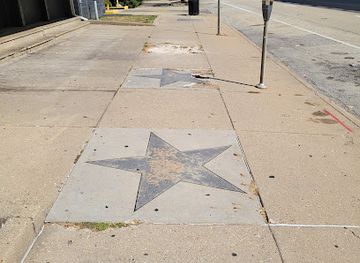 illinois/peoria/landmark/peoria-walk-of-fame