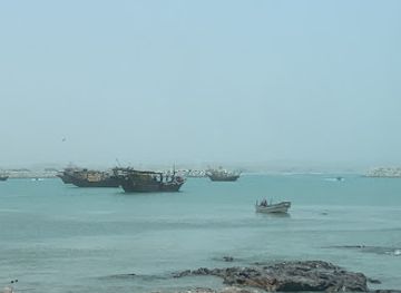 oman/ash-sharqiyah-south-governorate/landmark/al-ashkharah-fishing-port