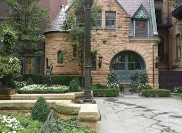 illinois/fox-valley/landmark/the-richard-h-driehaus-museum