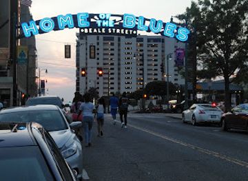tennessee/memphis/beale-street/landmark/beale-street-home-of-the-blues-arch
