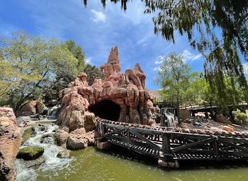 california/anaheim/landmark/big-thunder-mountain-railroad