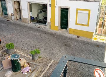 portugal/alentejo/landmark/largo-dos-mercadores