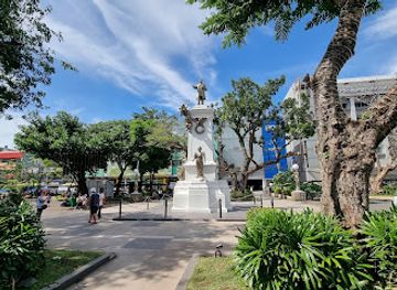philippines/bicol-region/landmark/plaza-rizal