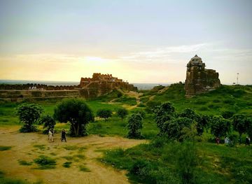 pakistan/azad-jammu-and-kashmir/landmark/shahi-darbar