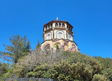 cyprus/kykkos-monastery/landmark/grave-of-archbishop-makarios