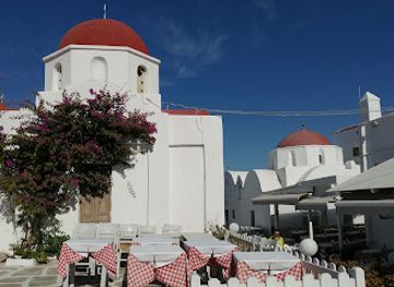 greece/mykonos/landmark/triciclo-art-shop
