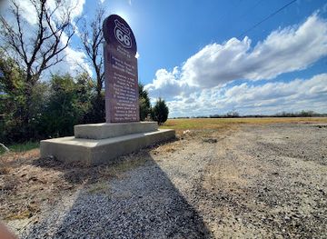 oklahoma/eastern-oklahoma/landmark/route-66-ribbon-road-sidewalk-highway-landmark