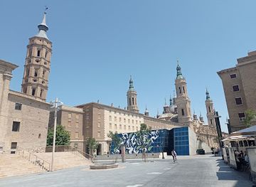 spain/zaragoza/landmark/puerta-del-palacio-de-los-salabert-sora