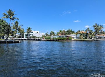florida/fort-lauderdale/landmark/water-taxi-stop-1