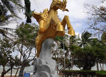 vietnam/nha-trang/landmark/pamyatnik-vetnamskomu-bogatyryu-than-zyaungu