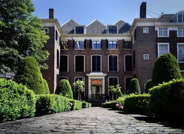 netherlands/the-hague/landmark/huis-van-het-boek