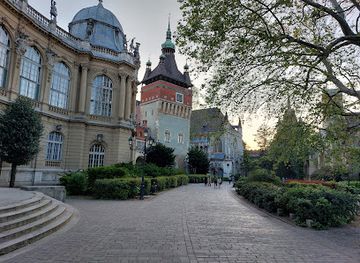 hungary/hansag/landmark/sandor-karolyi-de-nagykaroly