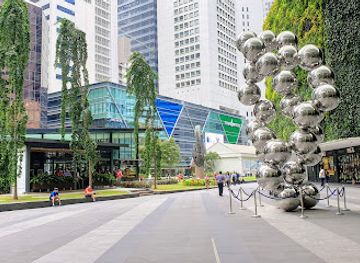 singapore/marina-bay/landmark/tall-tree-in-the-eye