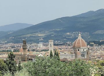italy/valdarno/landmark/edv-a-garden-with-a-view