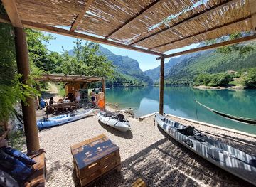 bosnia-and-herzegovina/herzegovina-neretva-canton/landmark/kayak-canoe-safari-neretva