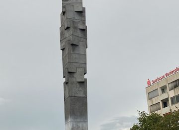 germany/palatinate/landmark/pfalzsaule-mit-springbrunnen-im