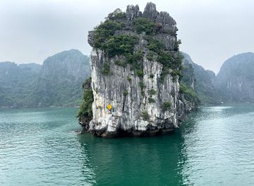 vietnam/ha-long/landmark/halong-bay-port