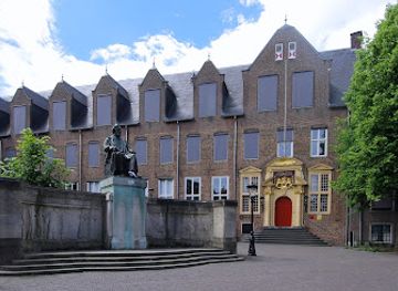netherlands/achterhoek/landmark/statue-of-franciscus-cornelis-donders