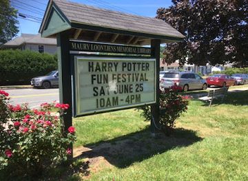 rhode-island/narragansett/landmark/maury-loontjens-memorial-library