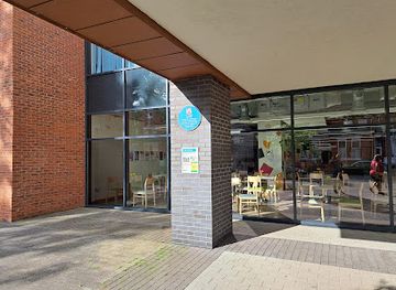 united-kingdom/manchester/landmark/ls-lowry-birthplace