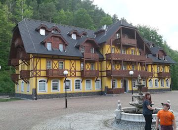 slovakia/pieniny-national-park/landmark/kupele-cerveny-klastor-smerdzonka