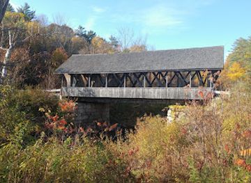 vermont/upper-valley/landmark/packard-hill-covered-bridge