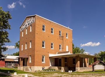 kansas/smoky-hills/landmark/lindsborg-old-mill-swedish-heritage-museum