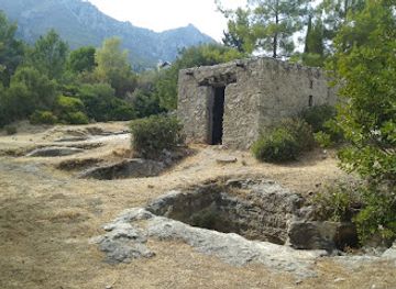 cyprus/kyrenia/landmark/karmi-tunc-cagi-mezarligi